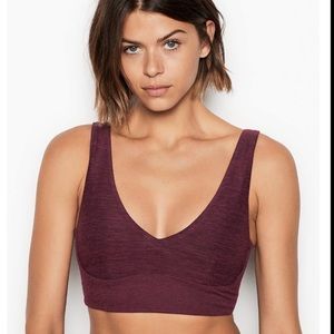 NWT VS Incredible Essential Unlined Plunge Bra